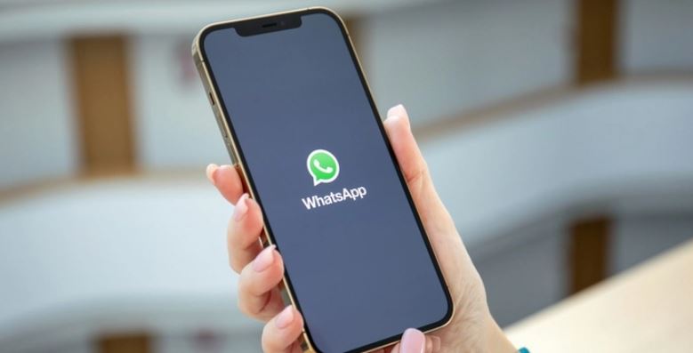 WhatsApp Camera Zoom Issue