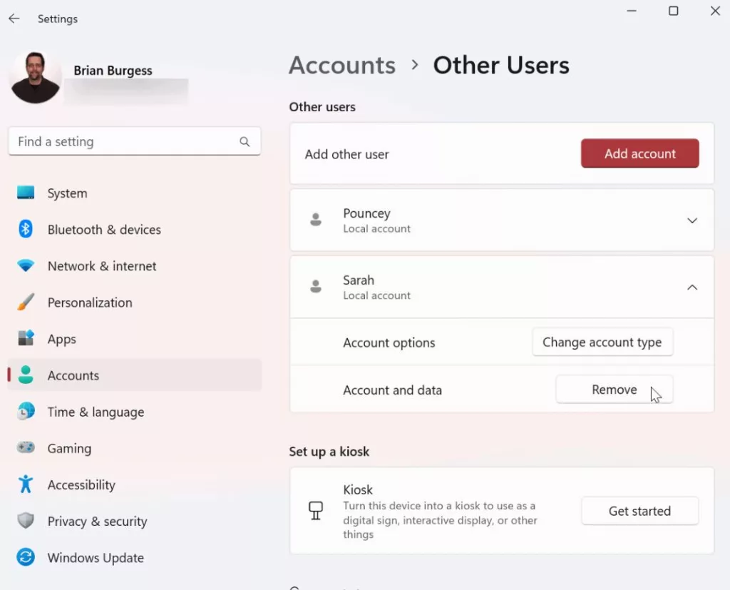 How to remove user account from Windows 11/10